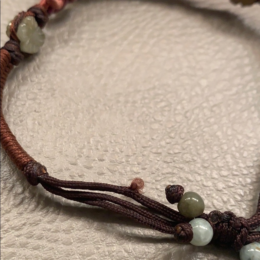 Jade string bracelet - Picture 2 of 2
